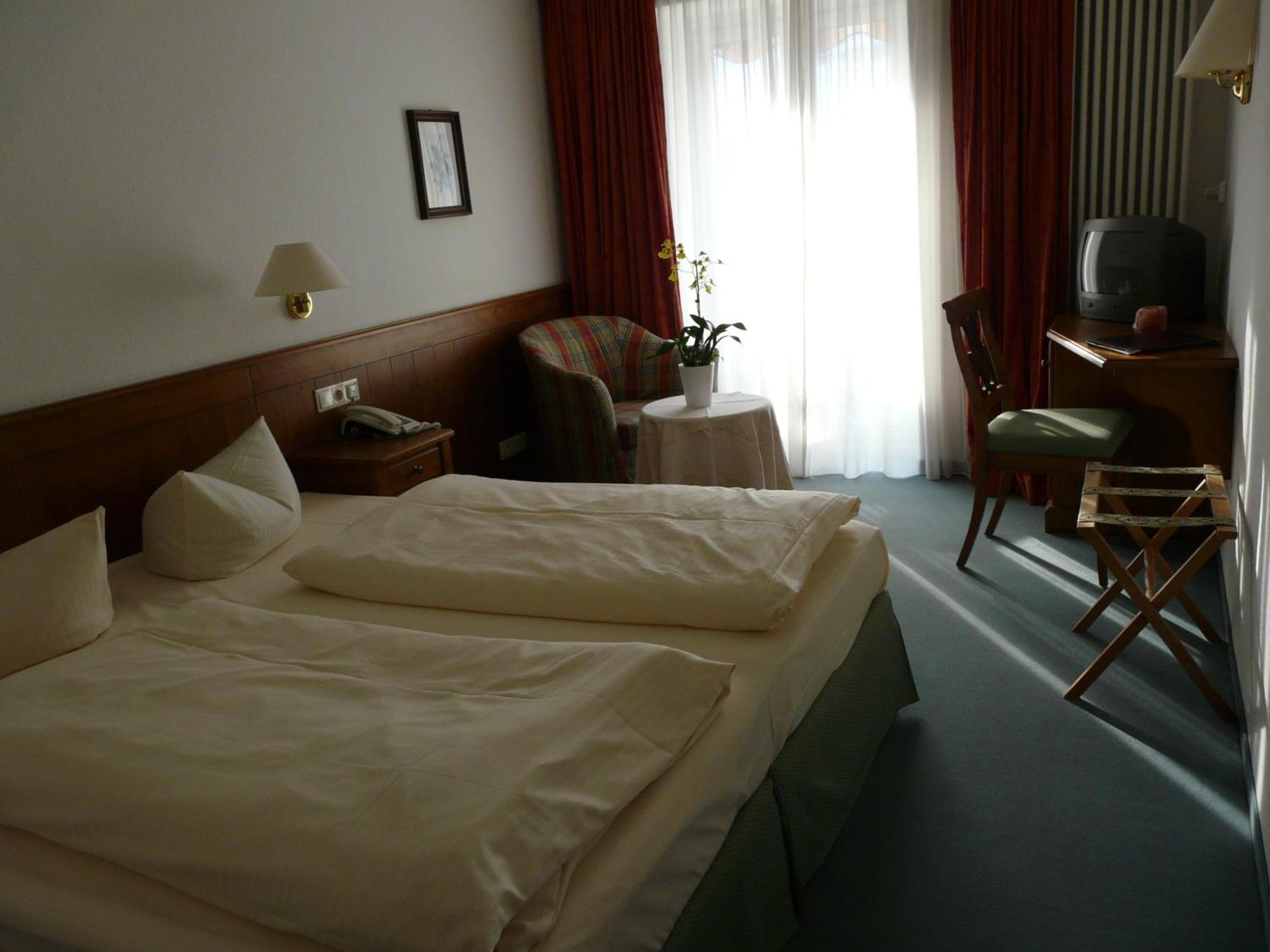 Hotel Roter Hahn - Bed & Breakfast Garmisch-Partenkirchen Exterior foto