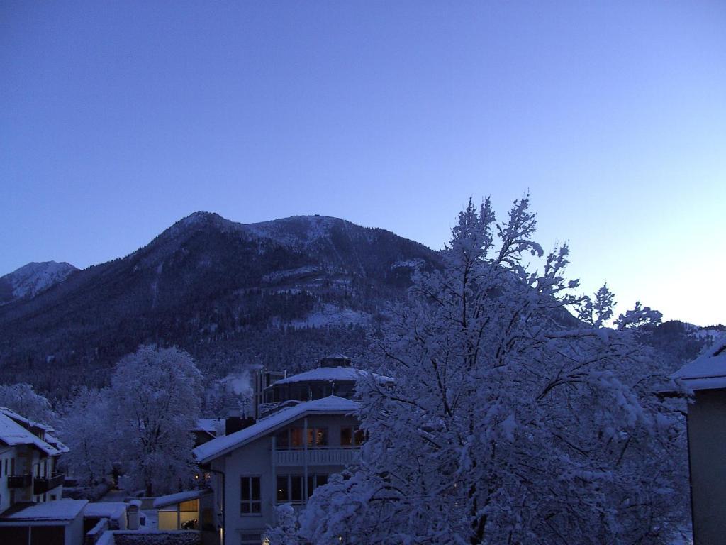 Hotel Roter Hahn - Bed & Breakfast Garmisch-Partenkirchen Exterior foto